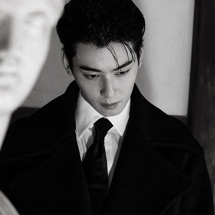 chaeuntoo's profile picture. Younjung's finest Ensemble.