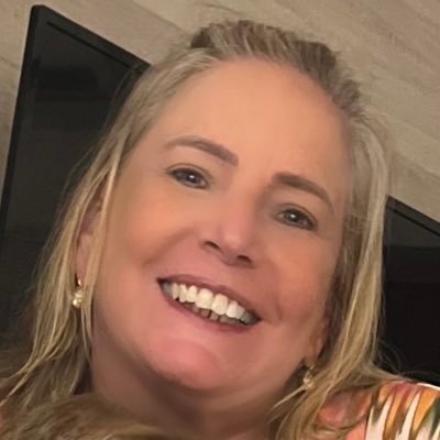 Helenova31's profile picture. “Entre a desonra e a guerra escolheram a desonra, e terão a guerra!” Churchill