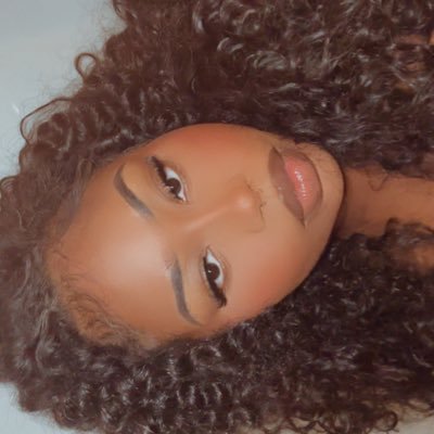 sprinkleoftrina's profile picture. 🇯🇲 | certified troll every other business day