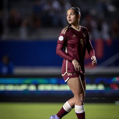 Rachelaguilar24's profile picture. Fútbol Mas y Fem • Barça 💙❤️ Messi10🐐 Alexia11 👸 👑 Vicky19🐥 Aitana14 🪄 Mapi4🦁 Patri12💫 Serrajordi🐣Pedri8 🤹 Balde3🐆• ~🇻🇪Telasco🎩 Aramburu🧱 Deyna👑