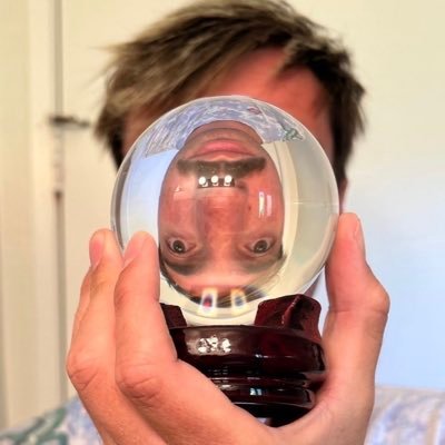 extnguish's profile picture. 🪼⚡️ ; i lov jaws 🌏 ; i repost things a lot whenever im on here