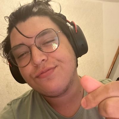 Thevader77's profile picture. 23y 🇲🇽🇺🇸VALORANT INICIADOR,DUELISTA ⚡️leopoldovader@gmail.com