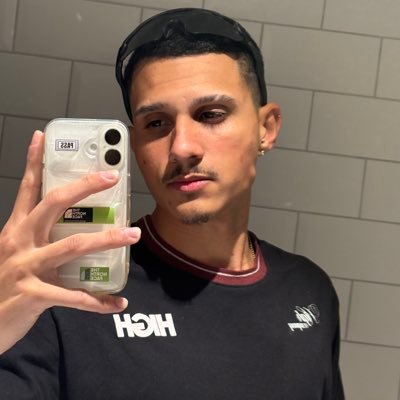 victormagalhaex's profile picture. prism, track 9