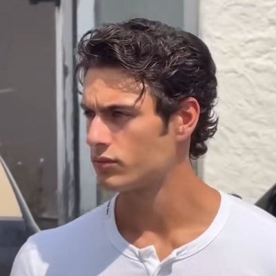 g_lirav's profile picture. 