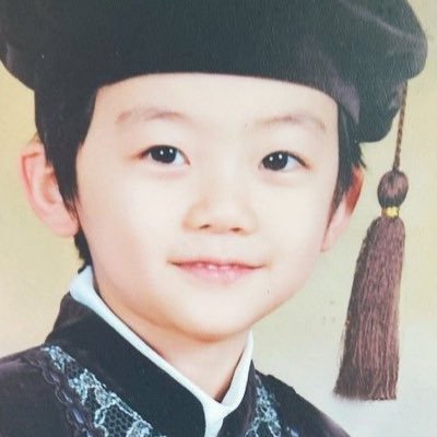 aurorabluuuu's profile picture. 