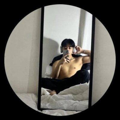 roar6988's profile picture. 