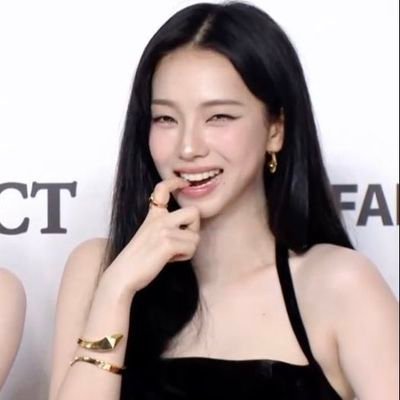 aetzchaz's profile picture. shyt dmb | fangirl on