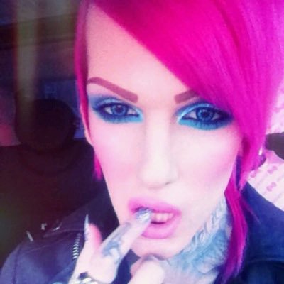 emptieslined's profile picture. LMAOOO