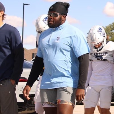 coachcheem0's profile picture. DL Coach @fightingbeesfb @UCMFootballTeam Alum/ 1st-team MIAA DL 🦍 🇳🇬#JucoProduct main page @chimadunga Philippians 4:13