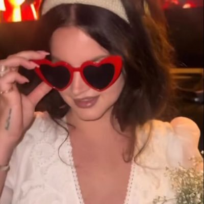 jogaa's profile picture. Sureña con interés en economía y política | Ing. com estresada pero siempre stunning. Fome 90’s girl 🎀 Concertacionista 🇨🇱