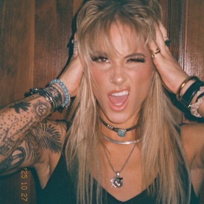 SnatchedWaves's profile picture. Below average surfer by day, pretty good wrestler by night? or something cool like that. |not @SolRucaWWE 💙 just a fan.