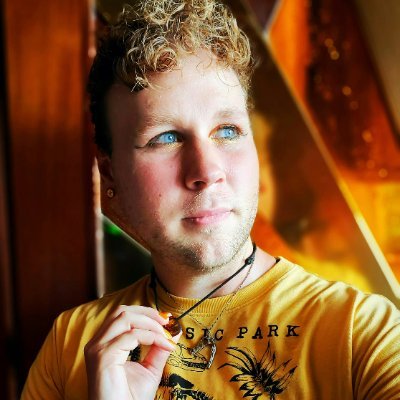 JMaloneActs's profile picture. Actor. Writer. Director. Artist. Paleontologist.

🦖🦕🎃🎬🎭📚

🏳️‍⚧️ (They/Them)

All thoughts & opinions are my own.