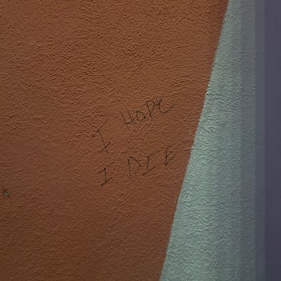 losangelesbey's profile picture. Goodbye to what has been / A pretty house that we never settled in