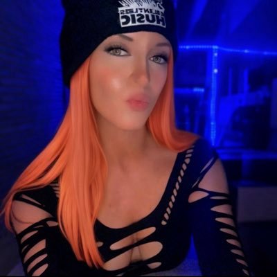 microdose_vibes's profile picture. Visionary entrepreneur rewriting timelines & bending reality to my will, inspired by @Eminem’s genius. | alt: @dotcombabe