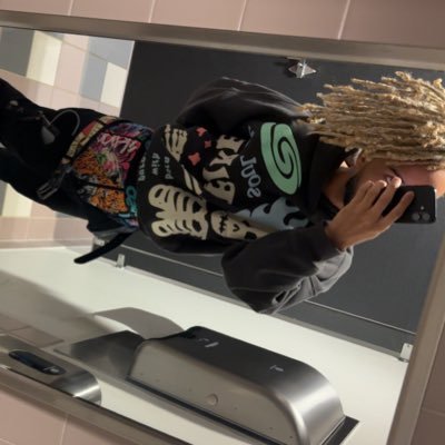 ihfhy's profile picture. K’s.