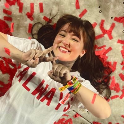 ashesindastreet's profile picture. she/her | leader of tøpxmm/downstairs nation | clikkie since ‘13 | cover me! @_homephown | ꩜ ౨ৎ