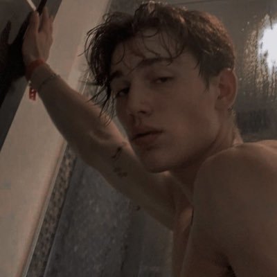 IreOfTheDamned's profile picture. ※ ╱ personal ramblings. journal entries. whatever the fuck I want. / #SaurusRex / #Tink /