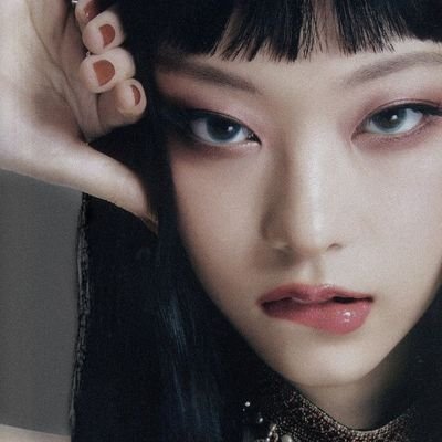 IseeRose907's profile picture. Me  encanta escuchar música, ver C-dramas, K-Drama y  seguir a varios girl groups/boy groups del K-pop. También doy retweet a muchas cosas.