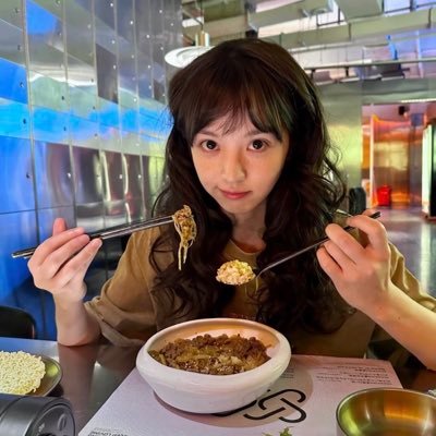 VVei0816's profile picture. 天天开心