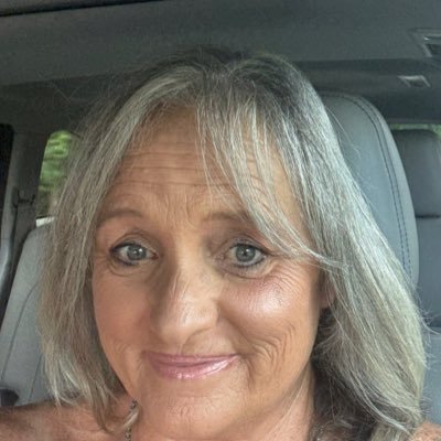 realmomofsumner's profile picture. Y’all need a little Jesus in your life