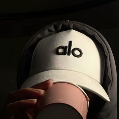 iib_l2's profile picture. لا تحدّ الإنسان على أقصاه وتلومه .