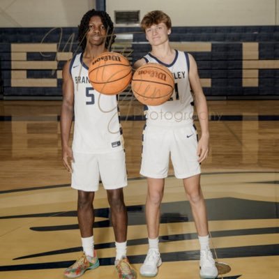 Jayden5simmons's profile picture. C/O 26’ 6’1, 160🏀// BRANTLEY COUNTY HIGH SCHOOL❗️17 years old  @jaydensimmons988@gmail.com