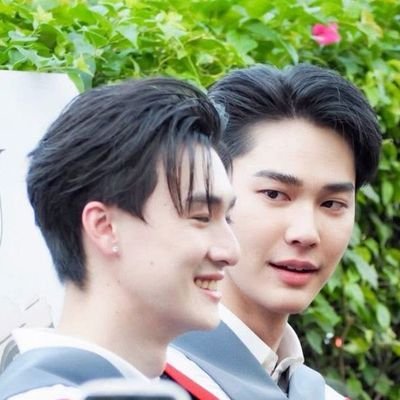 hazel_honeytop's profile picture. here for dewtee (dew_jsu and tee_vtp) | aspiring writer | 20+ y/o