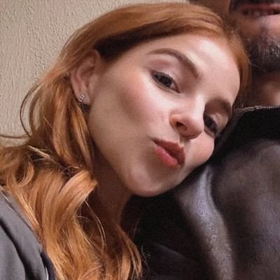 mavgfx's profile picture. she is a rainbow in beige boots