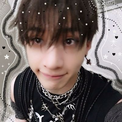 lillyislifee's profile picture. 💿🎵🎤🎧♟️🏏🎞️📚