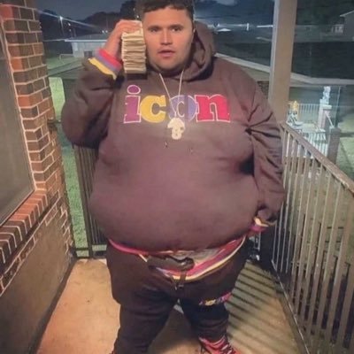 eduIces's profile picture. Im bck bitches . eteřna