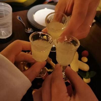 NTR0531b's profile picture. #山东济南泉城夫妻 #NTR0531
鸳鸯缠绵合欢枕，莲开并蒂最销魂.人生苦短及时行乐。无任何骗人的门槛等费用，纯属夫妻两个的爱好。电报或私信交流吧。 #山东济南泉城夫妻 #NTR0531