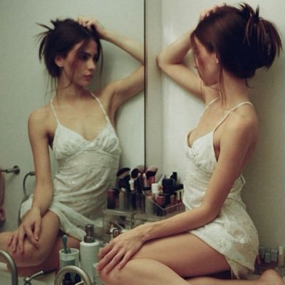 CCY9o4ChCe35658's profile picture. 