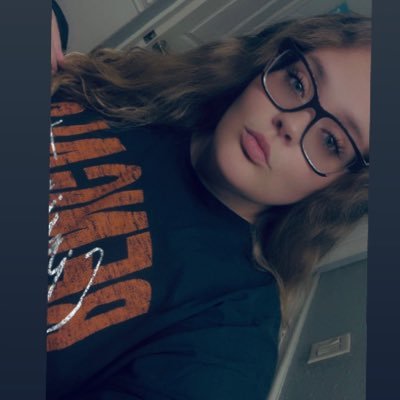 WhODeYQuEeN's profile picture. 29 y/o. 937. Cincinnati Bengals 🏈 🧡🖤 Ohio State Football 🏈 ❤️🩶 Kentucky Basketball 🏀 💙🤍 Cincinnati Reds ⚾️ ♥️🤍 Epilepsy Awareness 💜