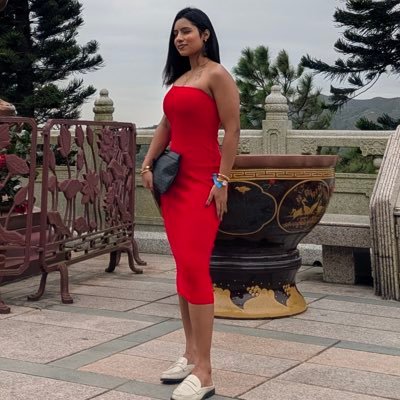 sanyayyyy's profile picture. I Help 𝗕𝗨𝗦𝗬 𝗣𝗥𝗢𝗙𝗘𝗦𝗦𝗜𝗢𝗡𝗔𝗟𝗦 get in the BEST SHAPE of their lives || Schedule a FREE CALL with me👇🏻