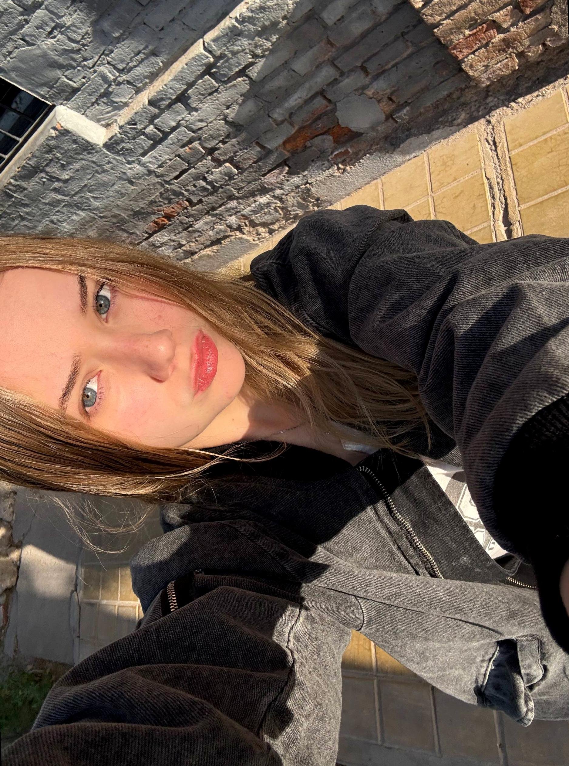 LiNe01aq2's profile picture. 21 🤍 old page moved to Narnia so i'm here :/ chaotic pasta professor ngl 🐌📚