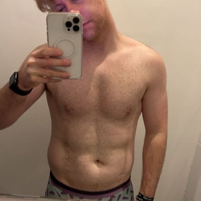 Lee400t's profile picture. Digital creator