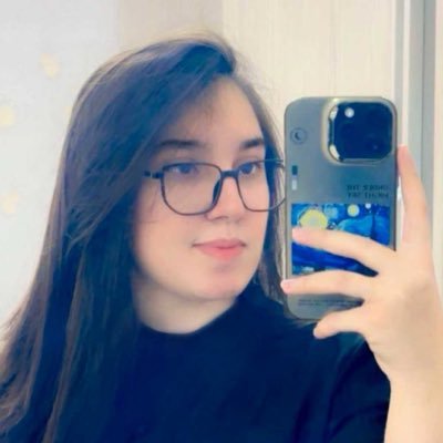 sh_27r's profile picture. هیچ در خودم نیافتم، جز هُنَر …✨ | گرافیست👩🏻‍💻 |