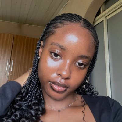 _Folayemii_'s profile picture. Tired med student || Skin enthusiast💅