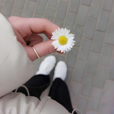 afana85916's profile picture. حافظة لكتاب الله كاملا ✨✨
يارب ارزقني بجوال ايفون 🌚❤️