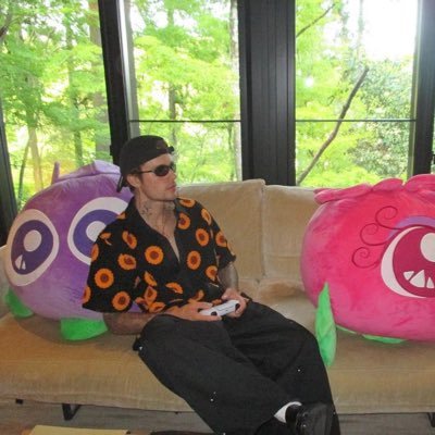 thankUjbForever's profile picture. #1 IDC/Justice/OffMyFace stan☁️West Coast🐬 anyone✨holy✝️lonely🏑want lots of moots🏝 she/her So if u ever move on without me... I need to make sure u know 🌃