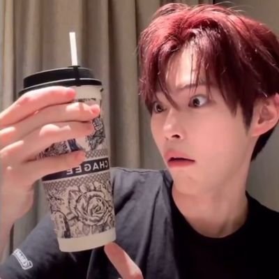 vernonnonverver's profile picture. 18 bi he/him         ;⁠)   

vernononver on tt       

zb1, atz, txt, svt, nct, enha, skz, xlov, cortis bnd, wayv, shinee and way too many others
