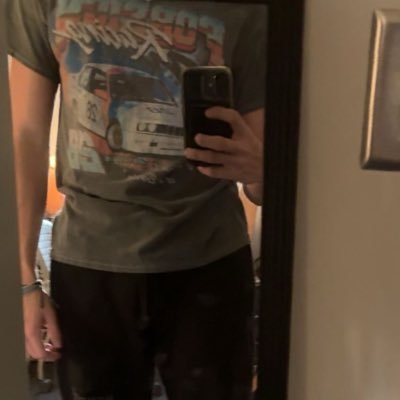 Ev_Trades's profile picture. 19 year old full-time daytrader | @hyrotrader @tradecopia code EVTRADES | TRADE WITH ME (Discord): https://t.co/ztj2GMNmmh