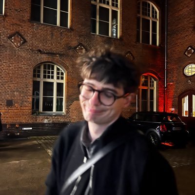 fabiansklinke's profile picture. audio nerd. coding boy. home cook.