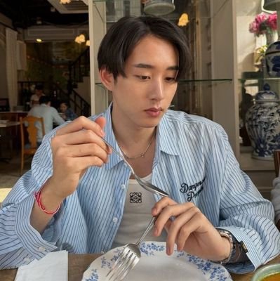 wlyest's profile picture. waistchain est save me