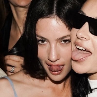 swftsink's profile picture. shawn mendes botafoguense