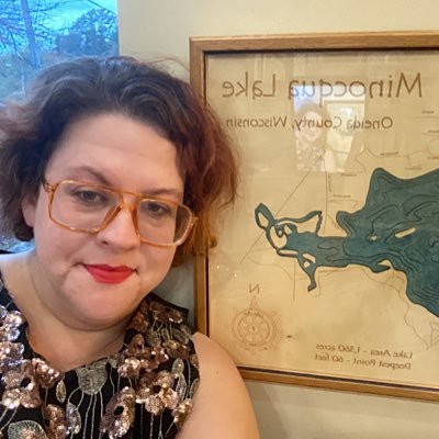 KWoodzick's profile picture. Award-winning podcaster, journalist & singer/songwriter. #TeamPete🌈🤩💙 @luthercollege alum & @packers fan! (she/they) 💚💛🏈 💅💋🥂🍻🔥❤️🍔🎭