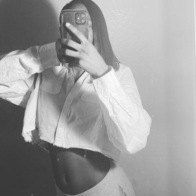 psypinkk's profile picture. thank god i went legit.