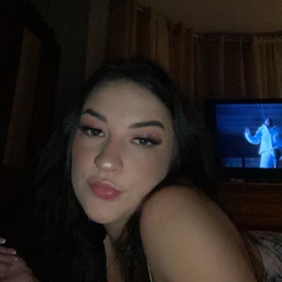 Breannamillz9's profile picture. Soft heart, sharp mind, unstoppable energy
TEXAS 🌾🌻🐮

Down for anything. Just feed me