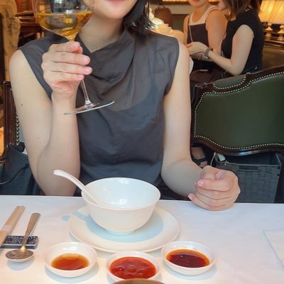 kabuie_'s profile picture. 見る専でしたがちくわさんに影響されてデイトレ始めてみました！株とマンションに興味がある27歳 / 国内株400万円 / 知識は無いです😔