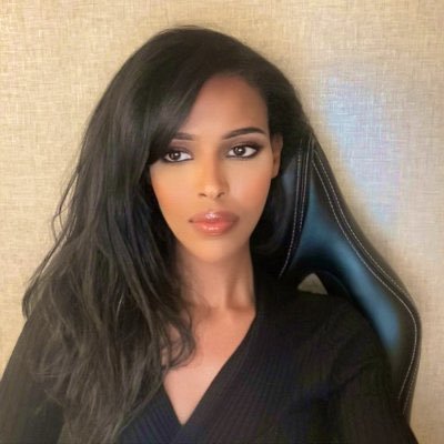 Salmaaboukarr's profile picture. AI for Brands | sharing practical ai use cases & prompts | building  @qreates  🎨